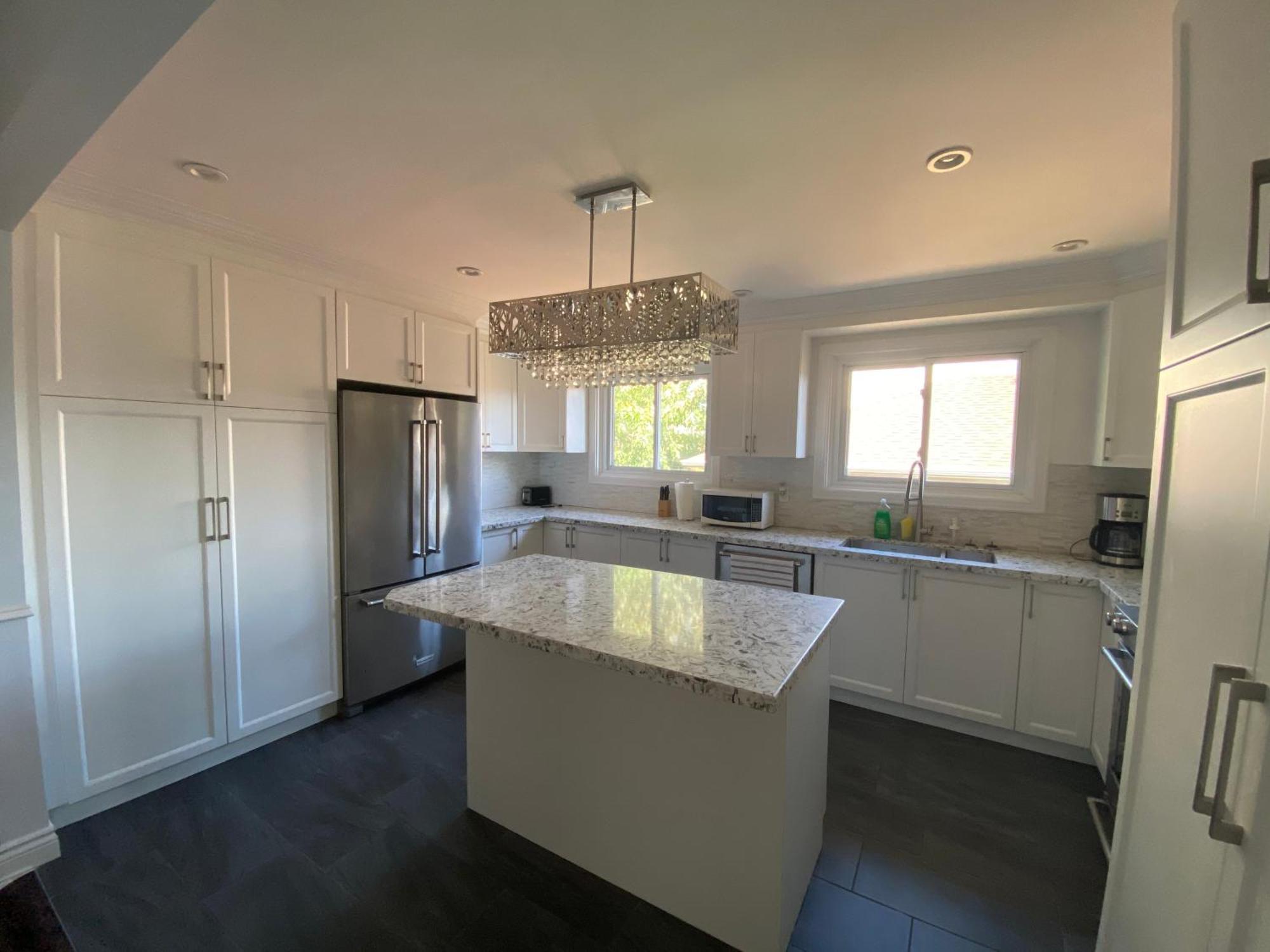 Yonge And Finch Subway !o Cozy & Modern Private Bdr With Private Half Bathroom *